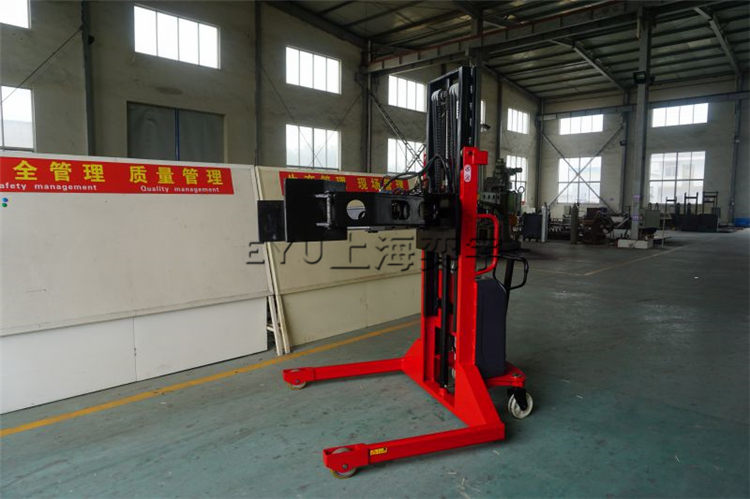 半電動自動夾抱翻轉(zhuǎn)叉車